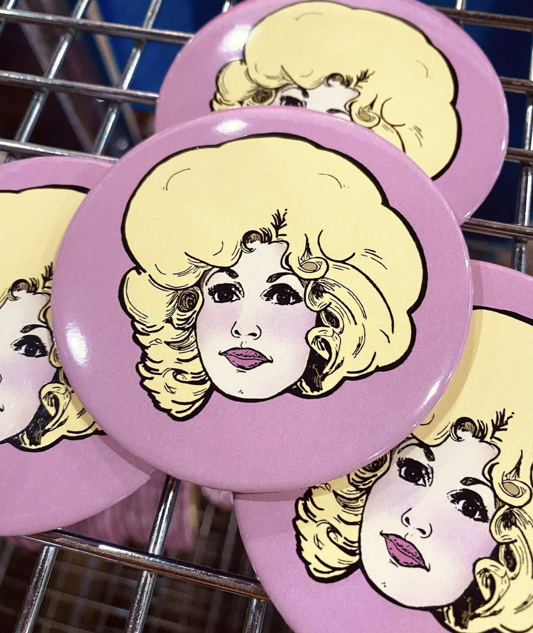 Dolly on Pink Magnet