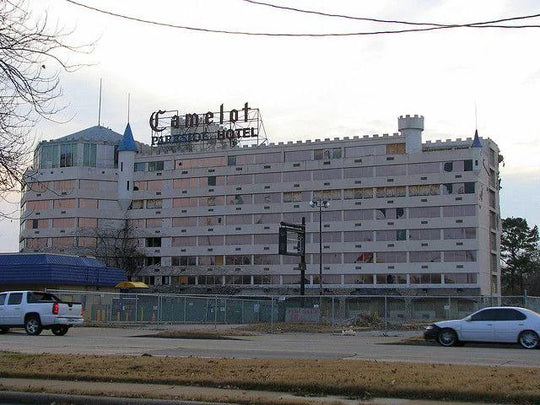 Camelot Parkside Hotel Coaster