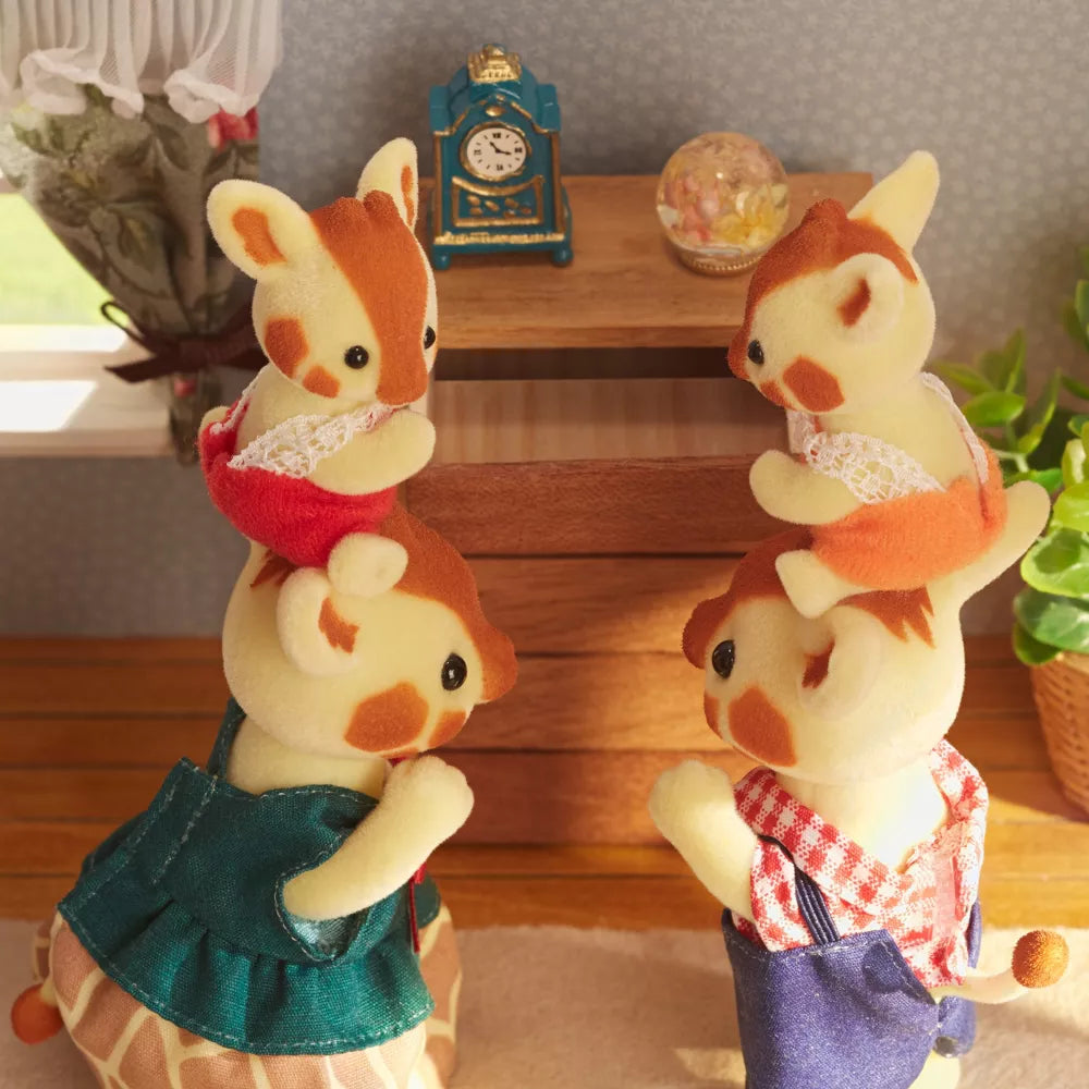 Calico Critters - Highbranch Giraffe Family