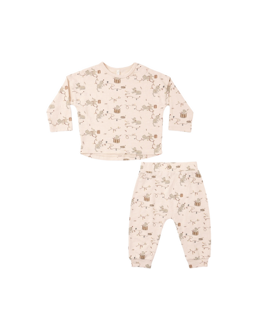 Rylee + Cru - Holiday Kitties Long Sleeve Tshirt & Pant Set