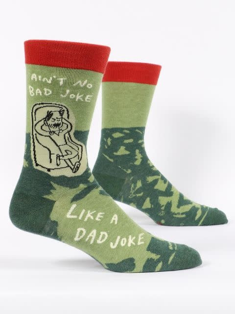 Men’s crew socks with the phrase “Ain’t No Bad Joke Like a Dad Joke” in bold, funny lettering